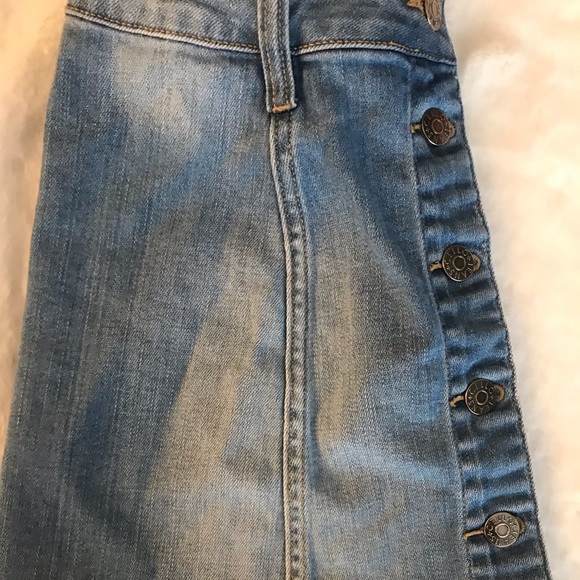 Super cute jean skirt!!! - Picture 2 of 3